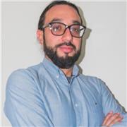 Licenciado en Ciencias Sociales y Magister en historia